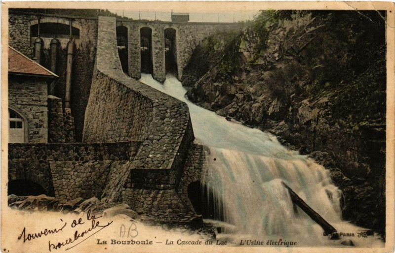 Carte postale ancienne La Bourboule La Cascade du Lac L'Usine electrique à La Bourboule