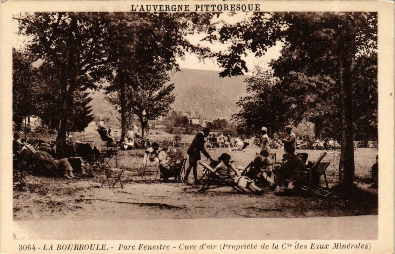 Carte postale ancienne La Bourboule Parc Fenestre Cure d'air à La Bourboule