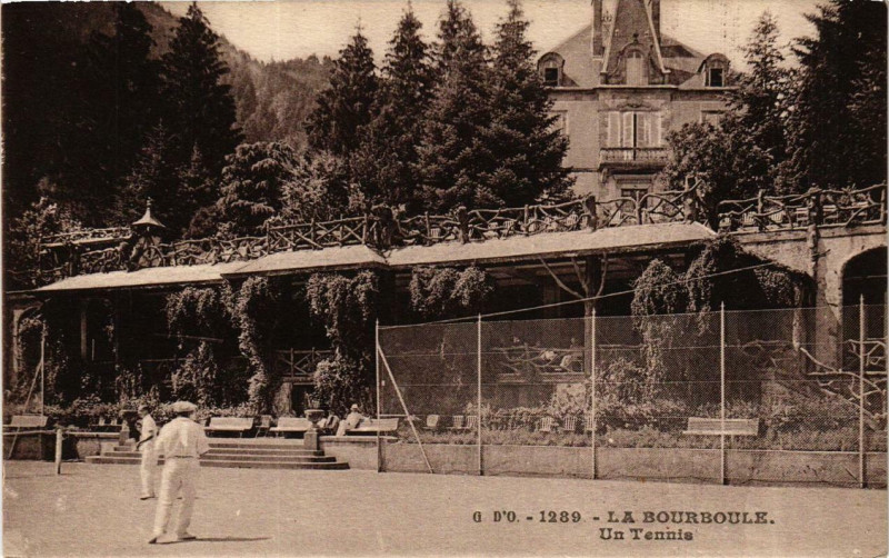 Carte postale ancienne La Bourboule Un Tennis à La Bourboule