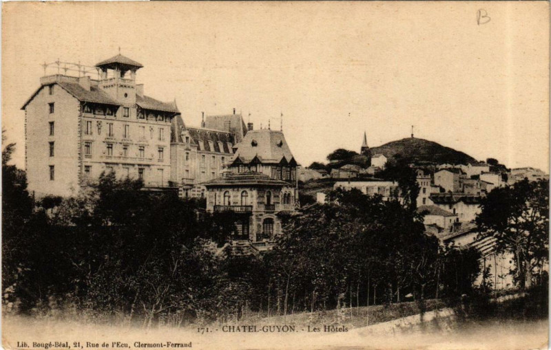 Carte postale ancienne Chatel-Guyon Les Hotels