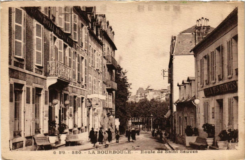 Carte postale ancienne La Bourboule Route de Saint-Sauves à La Bourboule