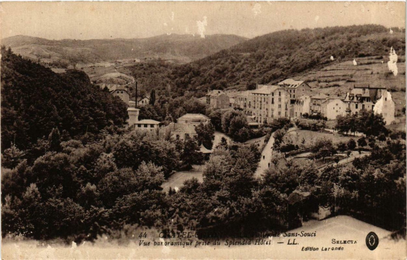 Carte postale ancienne Chatel-Guyon Vue panoramique prise du Splendid Hotel à Ris