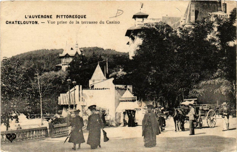 Carte postale ancienne Chatel-Guyon Vue prise de la terrasse du Casino à Ris