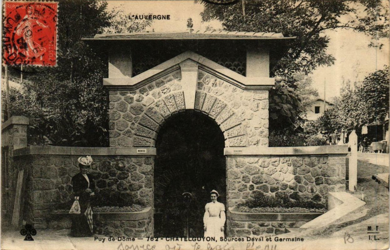 Carte postale ancienne Chatel-Guyon Sources Deval et Germaine