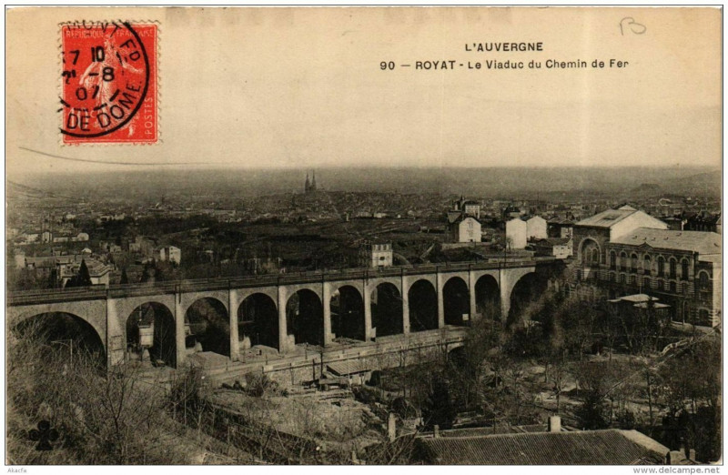 Carte postale ancienne Royat Le Viaduc du Chemin de Fer à Royat