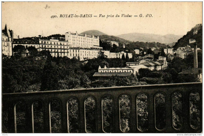 Carte postale ancienne Royat-les-Bains Vue prise du Viaduc à Ris