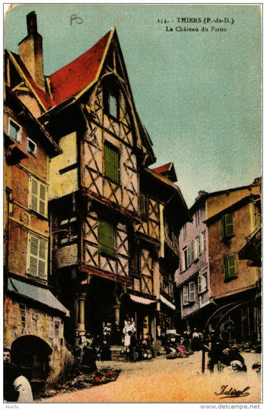 Carte postale ancienne Thiers Le Chateau du Pirou à Thiers
