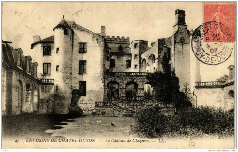 Carte postale ancienne Env. de Chatel-Guyon Le Chateau de Chazeron