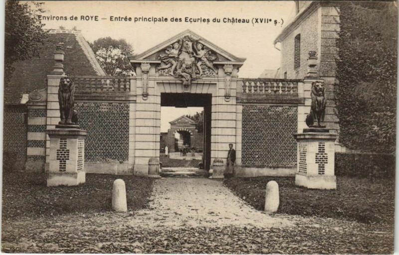 Carte postale ancienne Tilloloy Entrée principale des Ecuries du Chateau à Tilloloy