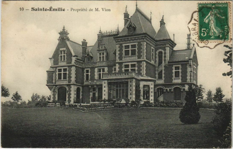 Carte postale ancienne Sainte-Emilie Propr. De M. Vion
