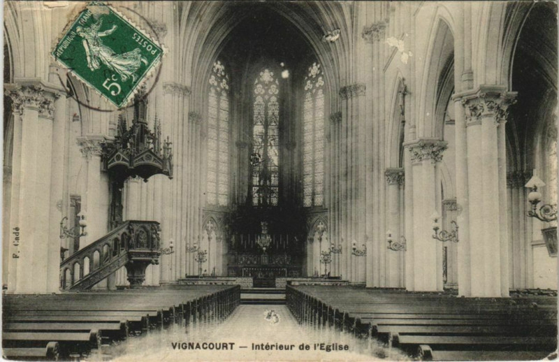 Carte postale ancienne Vignacourt Intérieur de l'Eglise à Vignacourt