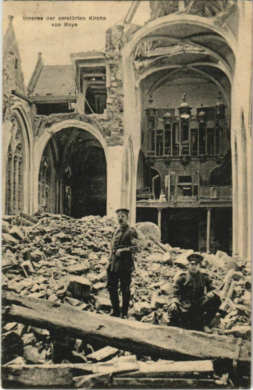 Carte postale ancienne Guerre Roye innere der zerstöten Kirche à Roye