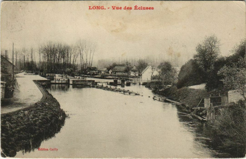 Carte postale ancienne Long Vue des Ecluses à Long