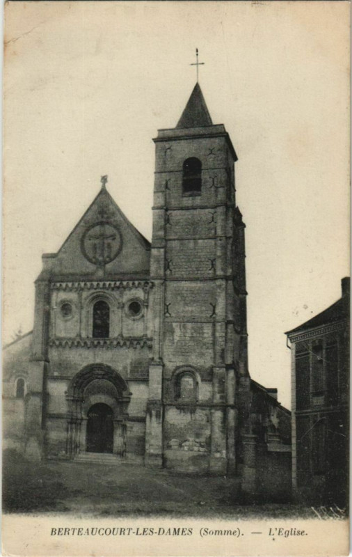 Carte postale ancienne Berteaucourt-les-Dames Eglise à Berteaucourt-les-Dames