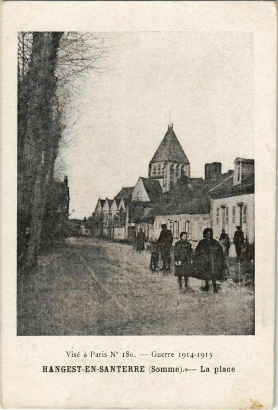 Carte postale ancienne Hangest-en-Santerre Place à Hangest-en-Santerre