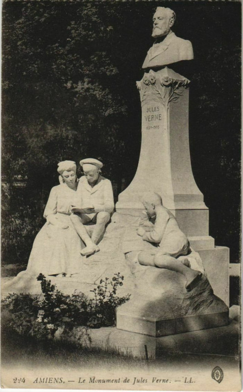Carte postale ancienne Amiens Monument de Jules Verne à Amiens