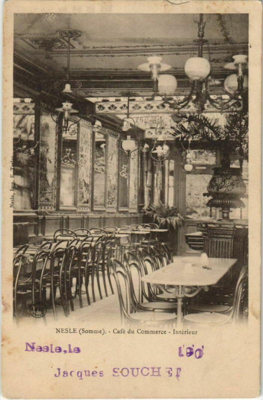 Carte postale ancienne Nesle Café du Commerce Intérieur à Nesle