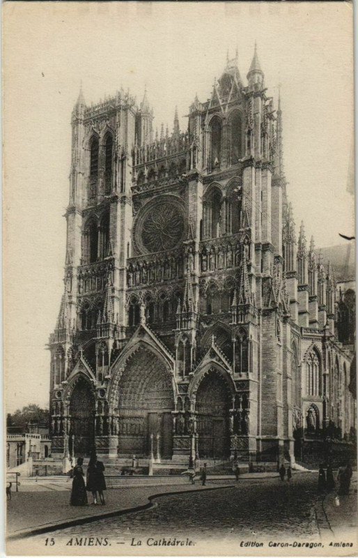 Carte postale ancienne Amiens La Cathédrale à Amiens