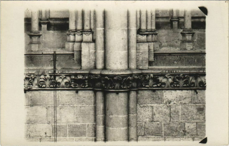 Carte postale ancienne Carte photo Cathédrale d'Amiens Intérieur détailles à Amiens