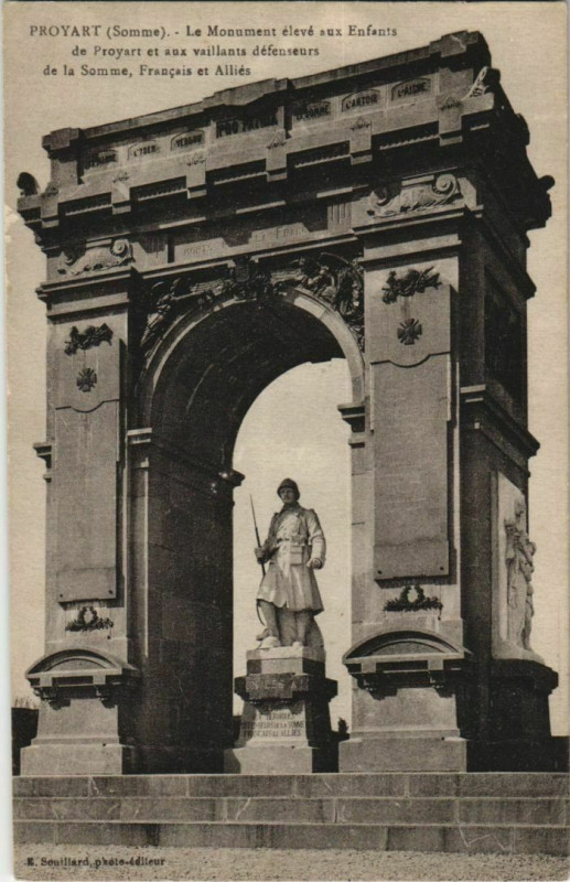 Carte postale ancienne Proyart Monument aux Morts à Proyart