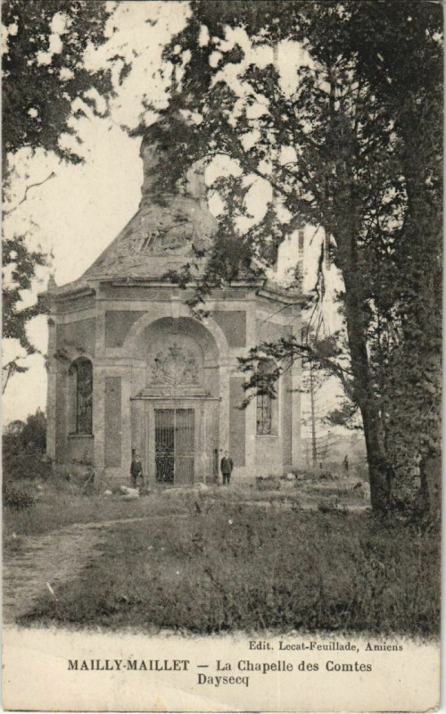 Carte postale ancienne Mailly-Maillet Chapelle des Comtes Daysecq à Mailly-Maillet