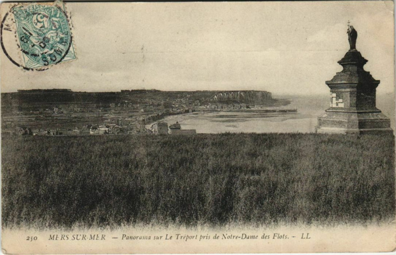 Carte postale ancienne Mers-les-Bains Panorama sur Le Tréport à Mers-les-Bains