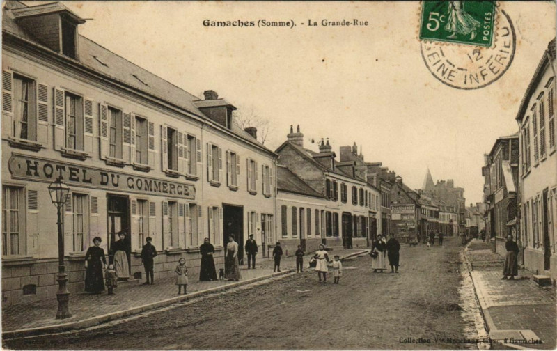 Carte postale ancienne Gamaches La Grande Rue à Gamaches