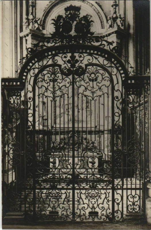 Carte postale ancienne Carte photo Cathédrale d'Amiens Intérieur grille à Amiens