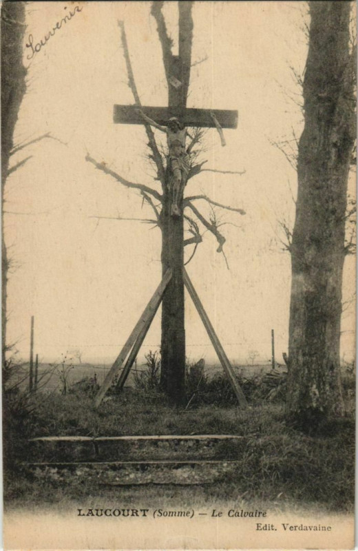 Carte postale ancienne Laucourt Le Calvaire à Laucourt
