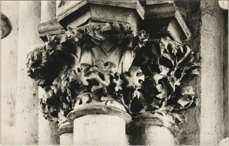 Carte postale ancienne Carte photo Cathédrale d'Amiens Intérieur détailles à Amiens