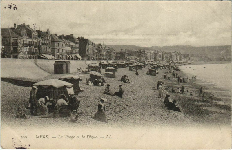 Carte postale ancienne Mers-les-Bains la Plage et la Digue à Mers-les-Bains