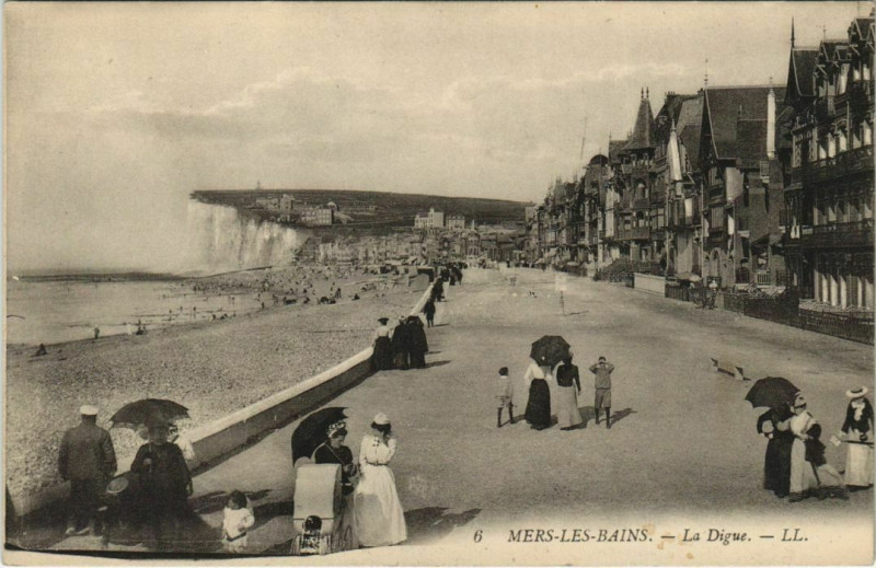 Carte postale ancienne Mers-les-Bains La Digue à Mers-les-Bains