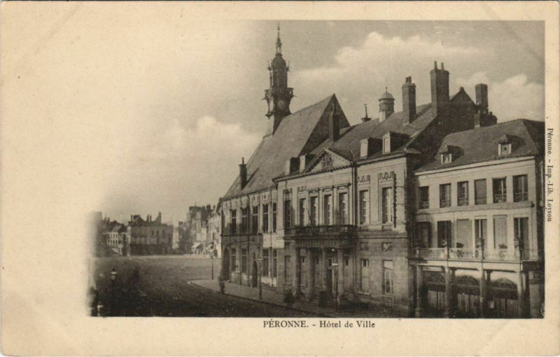 Carte postale ancienne Peronne Hotel de Ville