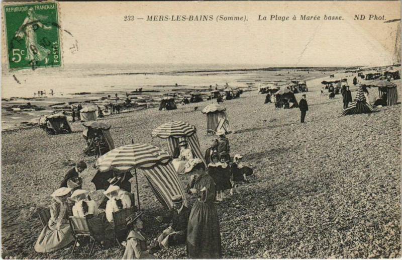 Carte postale ancienne Mers-les-Bains la Plage a marée basse à Mers-les-Bains