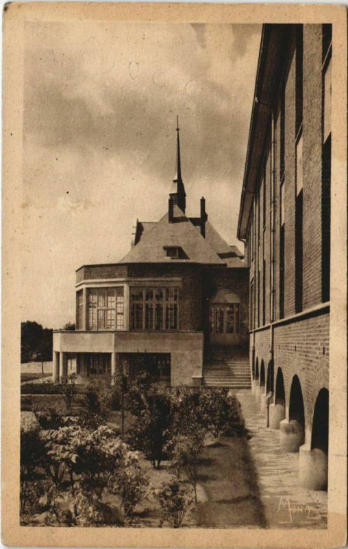 Carte postale ancienne Peronne Hopital-Hospice