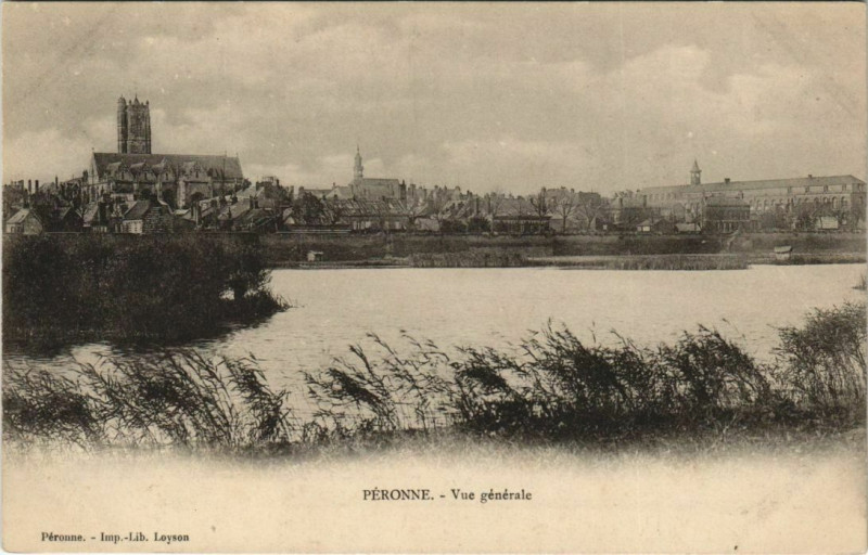 Carte postale ancienne Peronne vue générale