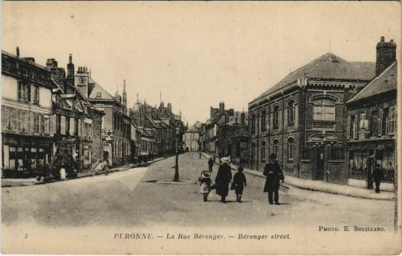 Carte postale ancienne Peronne Rue Bérenger à Rue