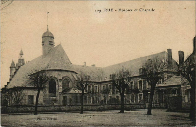 Carte postale ancienne Rue Hospice et Chapelle à Rue