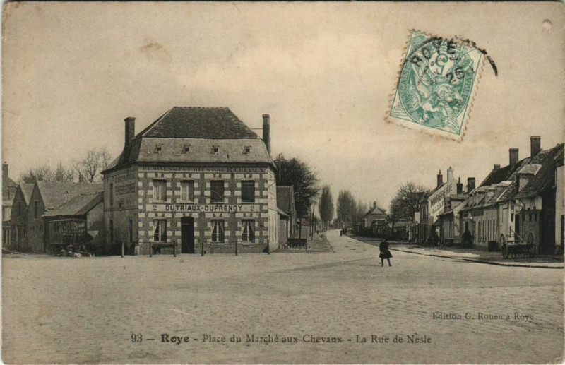 Carte postale ancienne Roye Place du Marché aux Chevaux à Roye