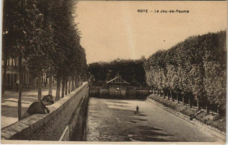 Carte postale ancienne Roye Jeu-de-Paume à Roye
