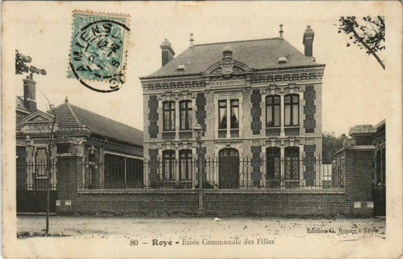 Carte postale ancienne Roye Ecole Communale de Filles à Roye