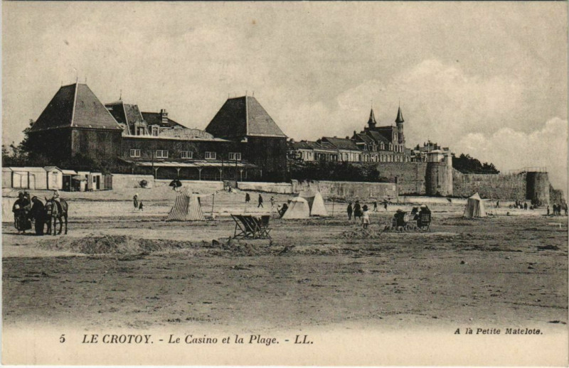 Carte postale ancienne Le Crotoy Le Casino et la Plage au Crotoy