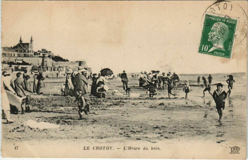 Carte postale ancienne Le Crotoy Heure du Bain au Crotoy