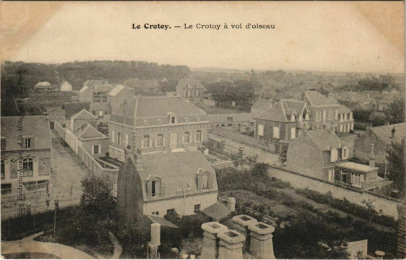 Carte postale ancienne Le Crotoy a vol d'oiseau au Crotoy