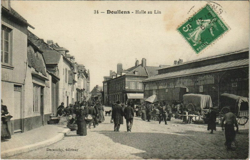 Carte postale ancienne Doullens Halle au Lin à Doullens