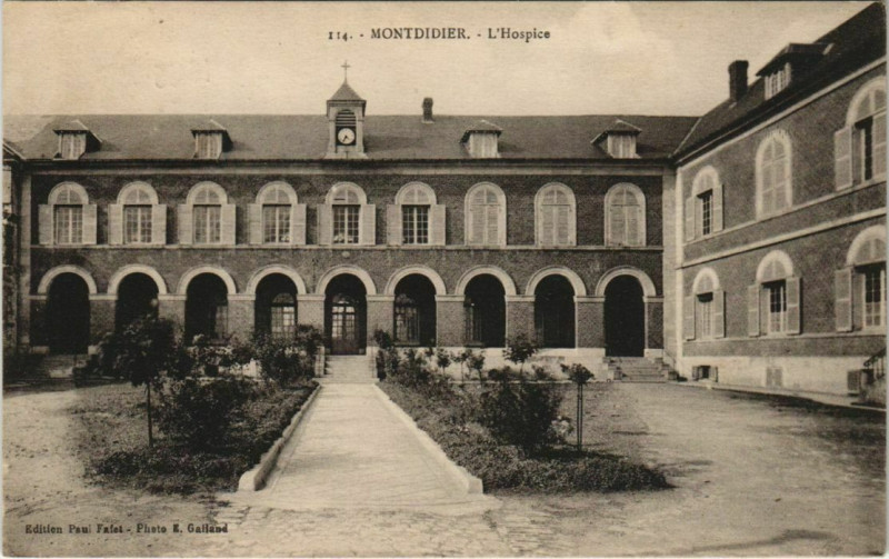 Carte postale ancienne Montdidier Hospice à Montdidier