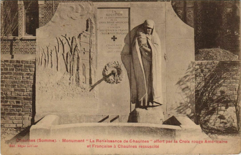 Carte postale ancienne Chaulnes Monument aux Morts à Chaulnes