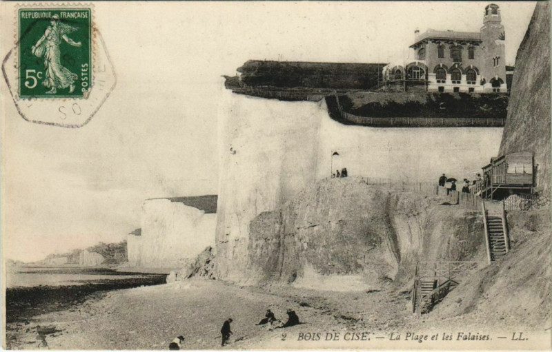 Carte postale ancienne Bois-de-Cise La Plage et les Falaises