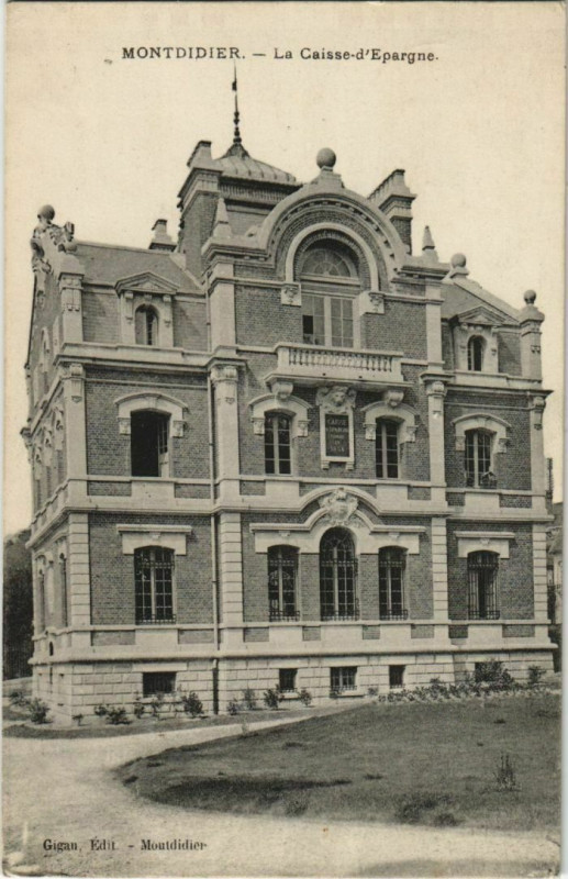 Carte postale ancienne Montdidier Caisse d'Epargne à Montdidier