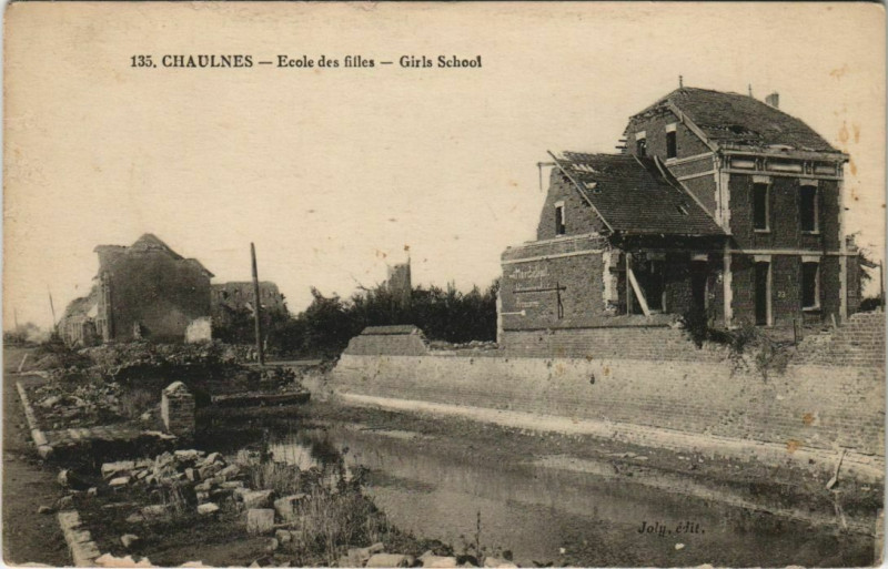 Carte postale ancienne Guerre Chaulnes Ecole des filles à Chaulnes